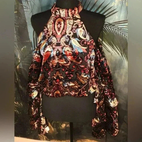 Venus Burnout cold shoulder Velvet Top size 2 - Picture 6 of 15